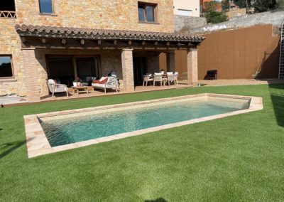 Gespa artificial per piscines